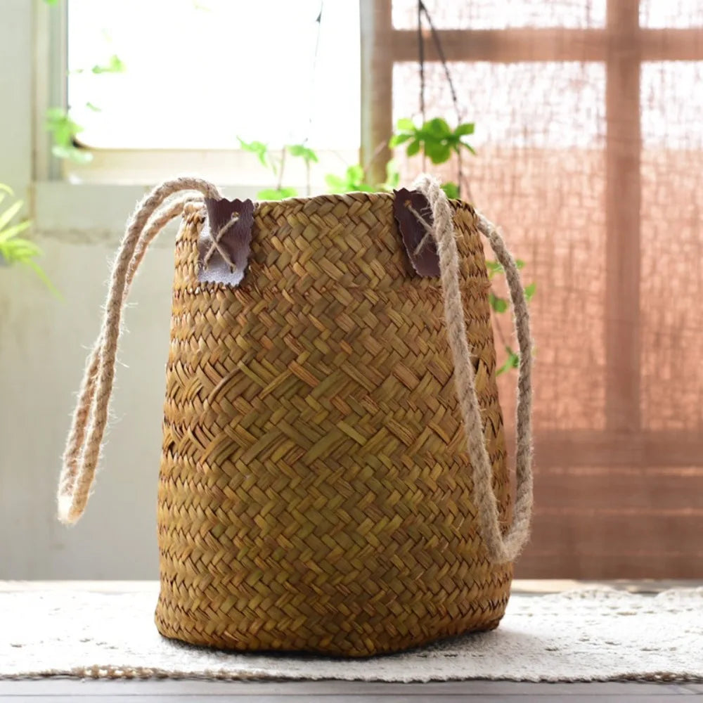 Panier à fleurs en algues tressées – Élégant et décoratif