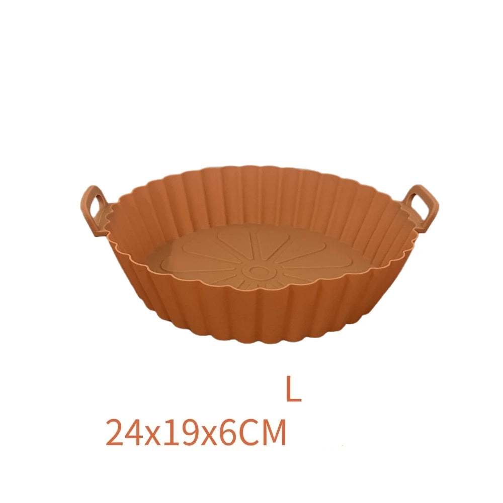 Un panier en silicone pour airfryer couleur marron + dimensions