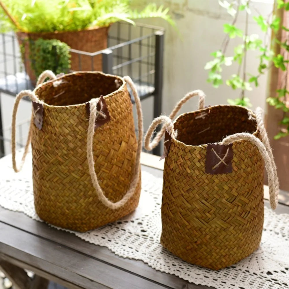 Panier à fleurs en algues tressées – Élégant et décoratif