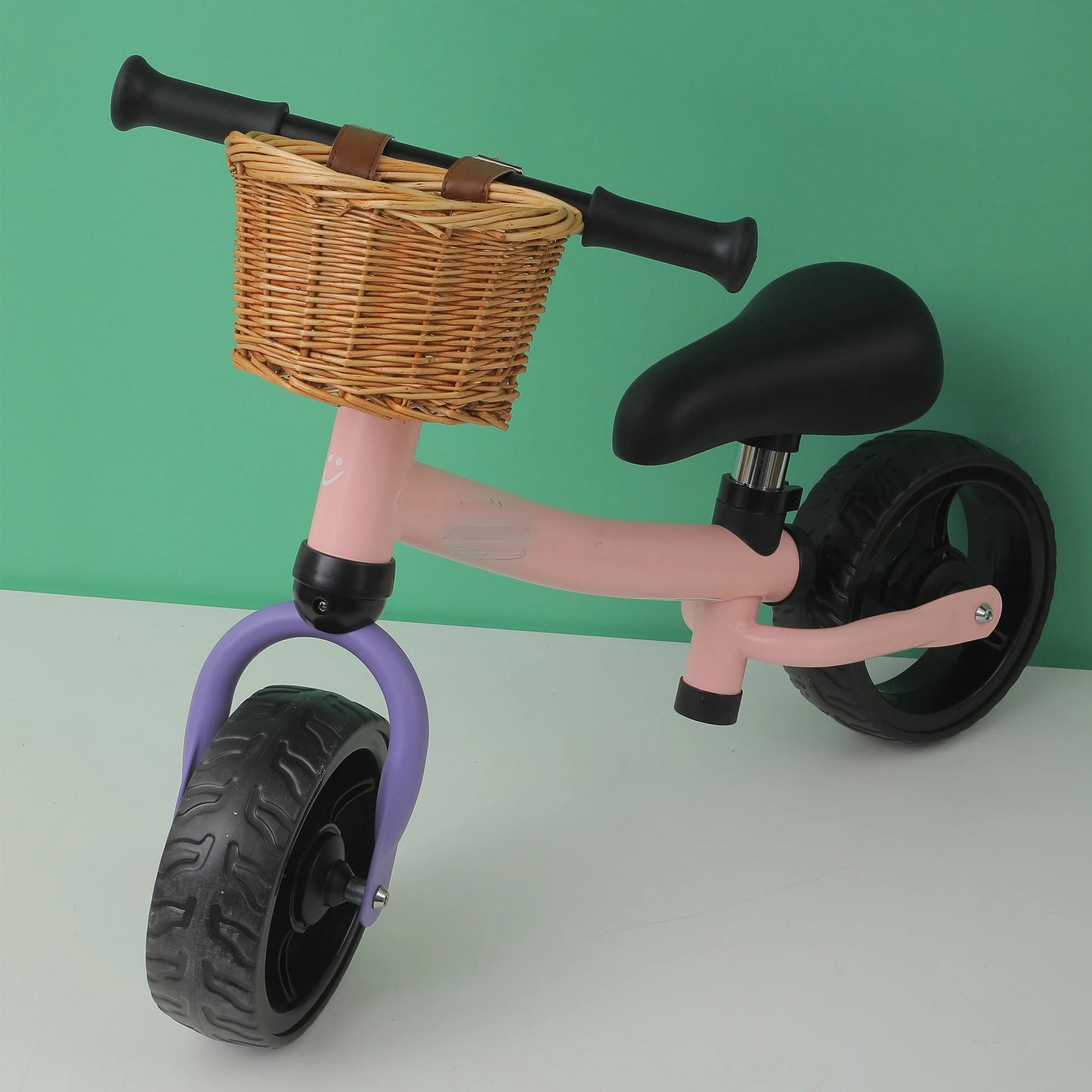 Panier vélo enfant en osier naturel tressé à la main.