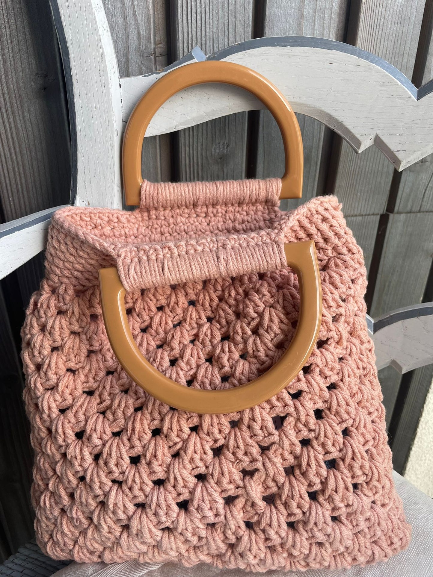 Sac à main bohème chic, au croche avec poignées ovales